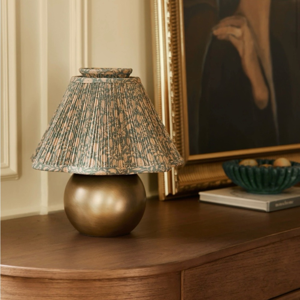 Lulu and Georgia Jordan LAMPSHADE ONLY! finial included. No lamp base available